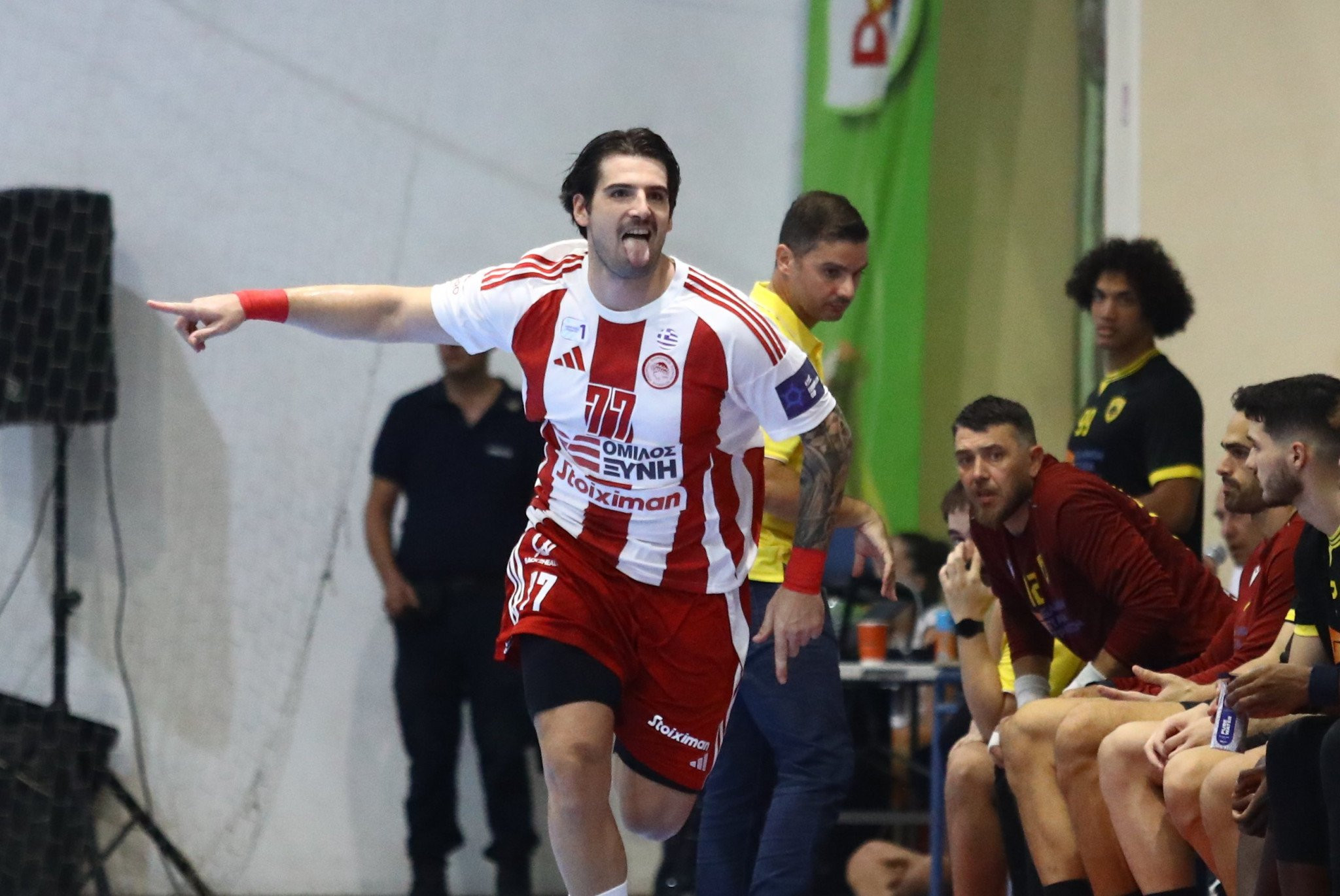 Ο Ολυμπιακός μπήκε με το «δεξί» στη σεζόν κατακτώντας το Σούπερ Καπ κόντρα στην ΑΕΚ (video)