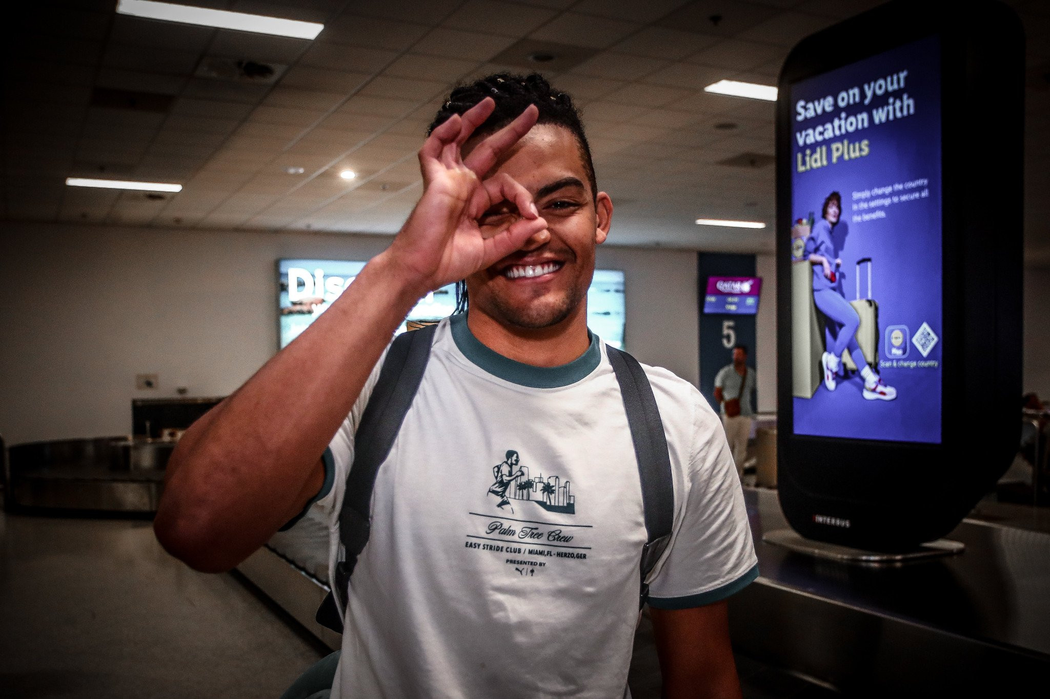 Έφτασε στην Αθήνα ο «ασημένιος» Καραλής: «Είμαι πολύ χαρούμενος - Στο μέλλον να καταφέρω όλους τους στόχους μου»