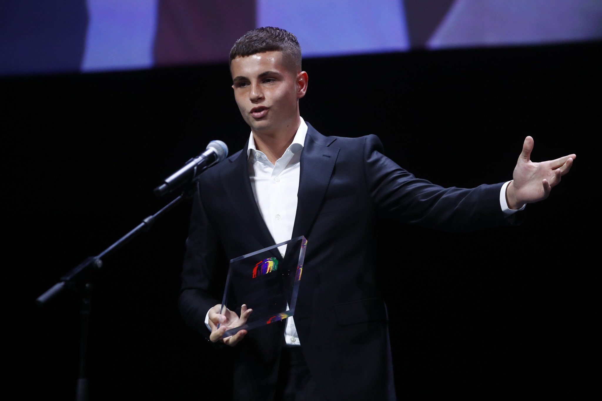 ΠΣΑΠΠ: «Εσπασε» ο Μουζακίτης στην βράβευσή του για τον πατέρα του (video)