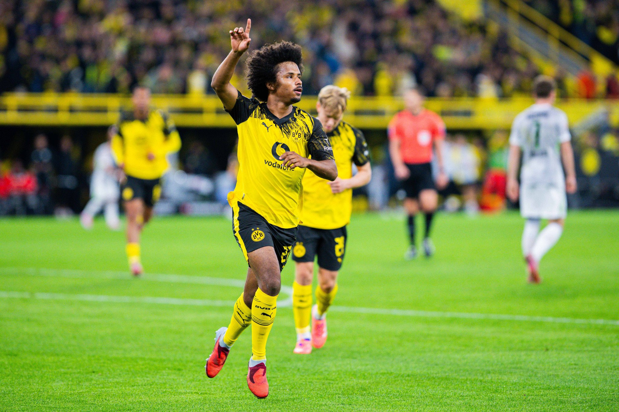 Ιστορικό πρόστιμο επιβλήθηκε στον Αντεγέμι για... παράνομη κατοχή όπλων!