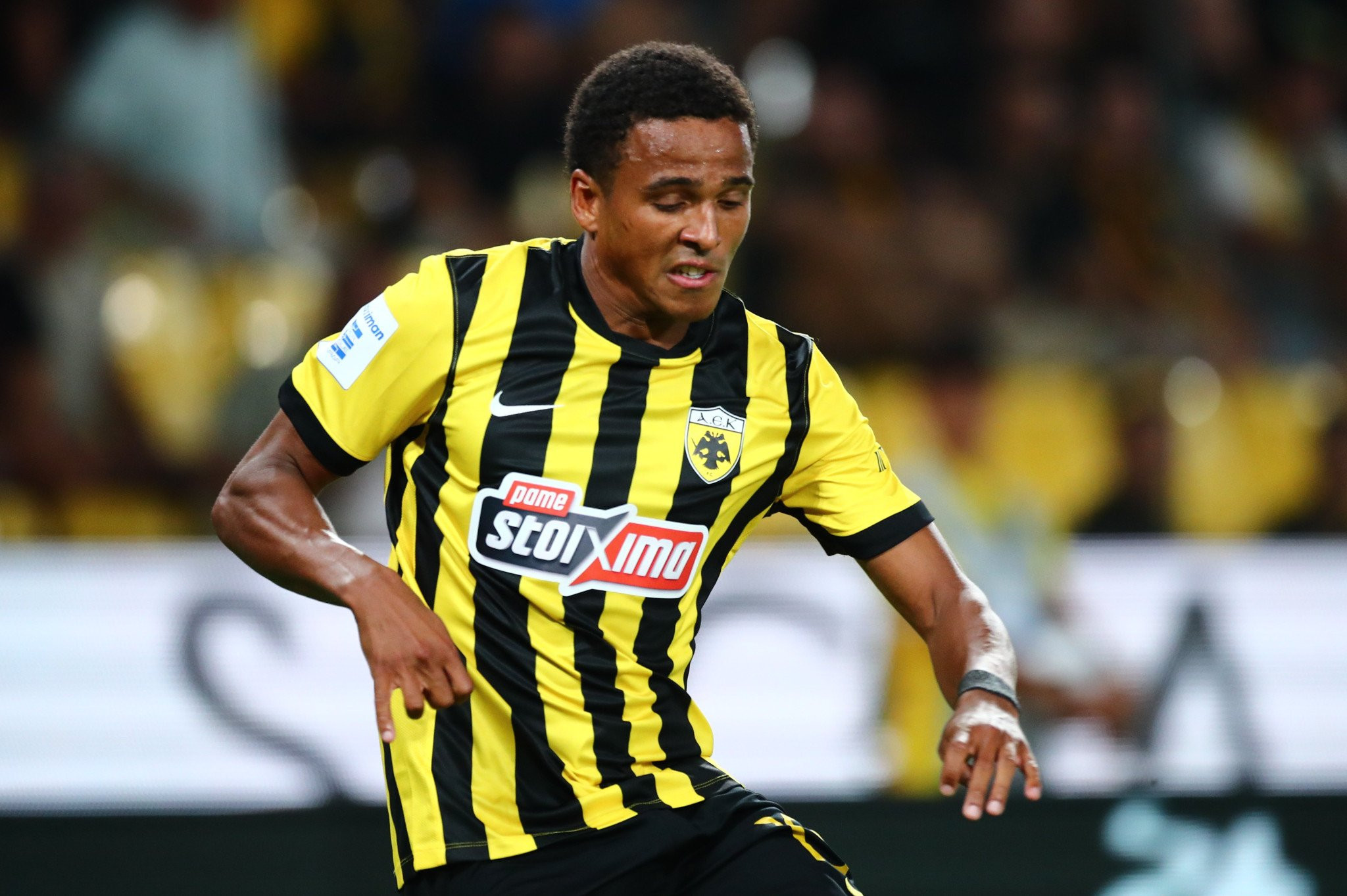 Η φανέλα της ΑΕΚ αλλάζει –Φεύγει το κόκκινο από τον χορηγό και γίνεται… εντελώς κιτρινόμαυρη