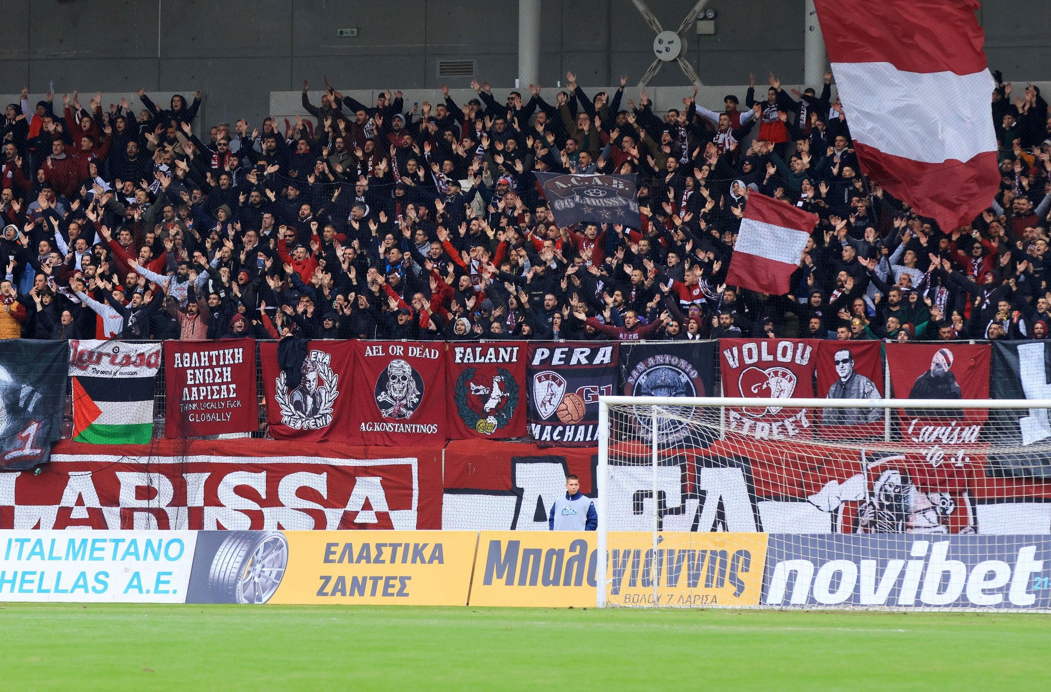 «Επίθεση» των οργανωμένων οπαδών της ΑΕΛ στην διοίκηση για το ματς με την ΑΕΚ