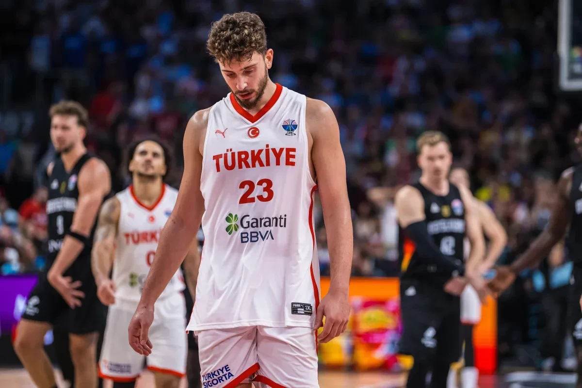 Μήνυμα του Σενγκούν: «Θα κάνω τα πάντα για κυματίσει η σημαία της Τουρκίας στην κορυφή»