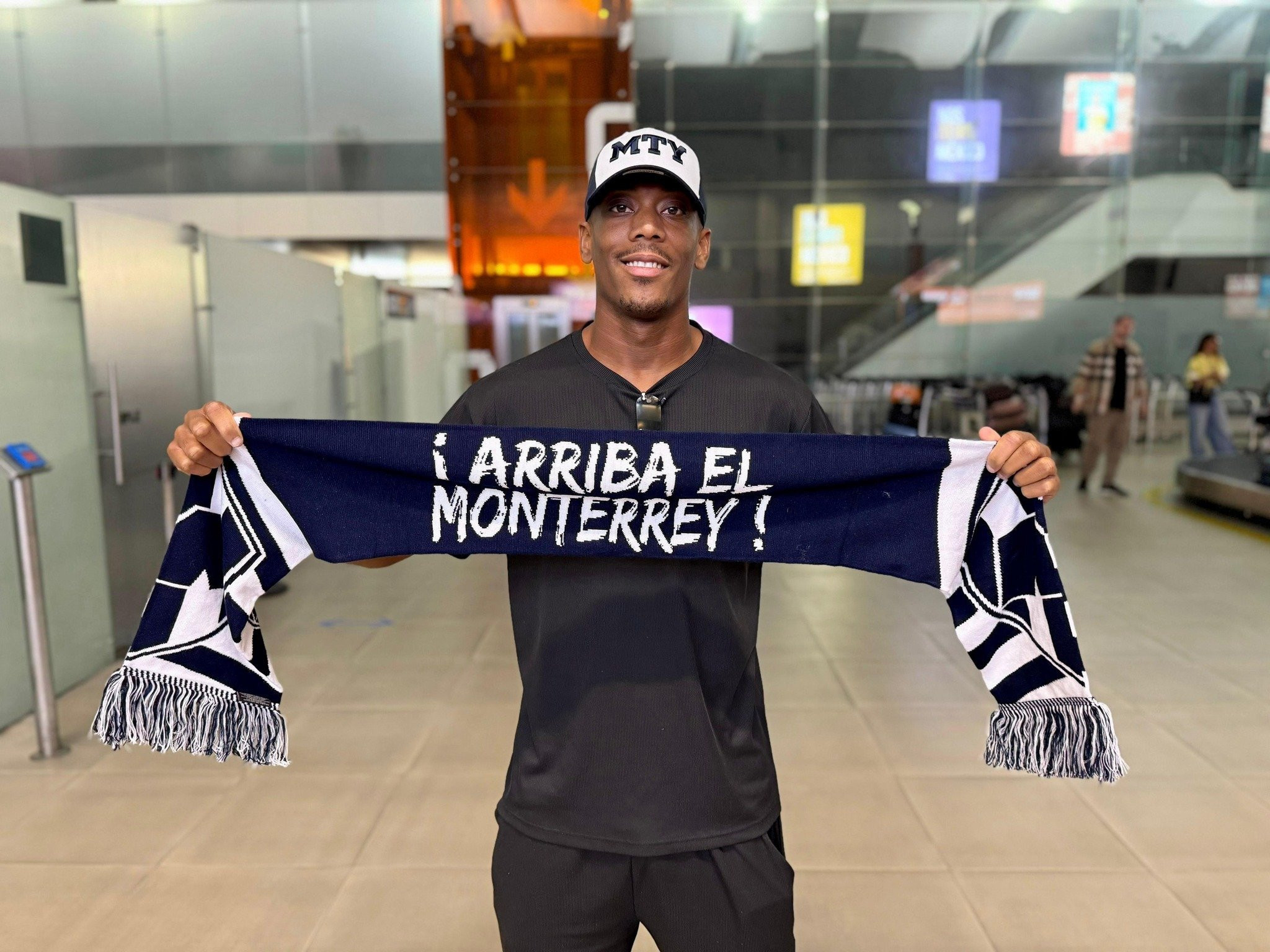 Ξέσπασε «εμφύλιος» στο Μεξικό για τον Μαρσιάλ - «Οφείλει μια συγγνώμη»