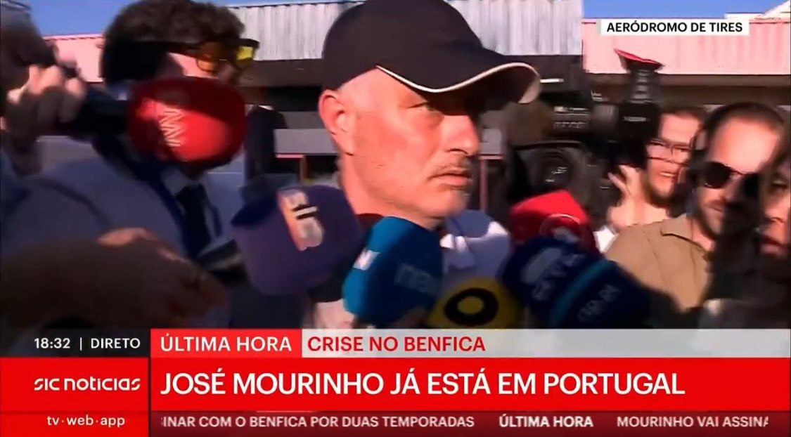Χαμός στο αεροδρόμιο της Λισαβόνας για τον Μουρίνιο - «Ποιος προπονητής θα έλεγε όχι στη Μπενφίκα;» (video)