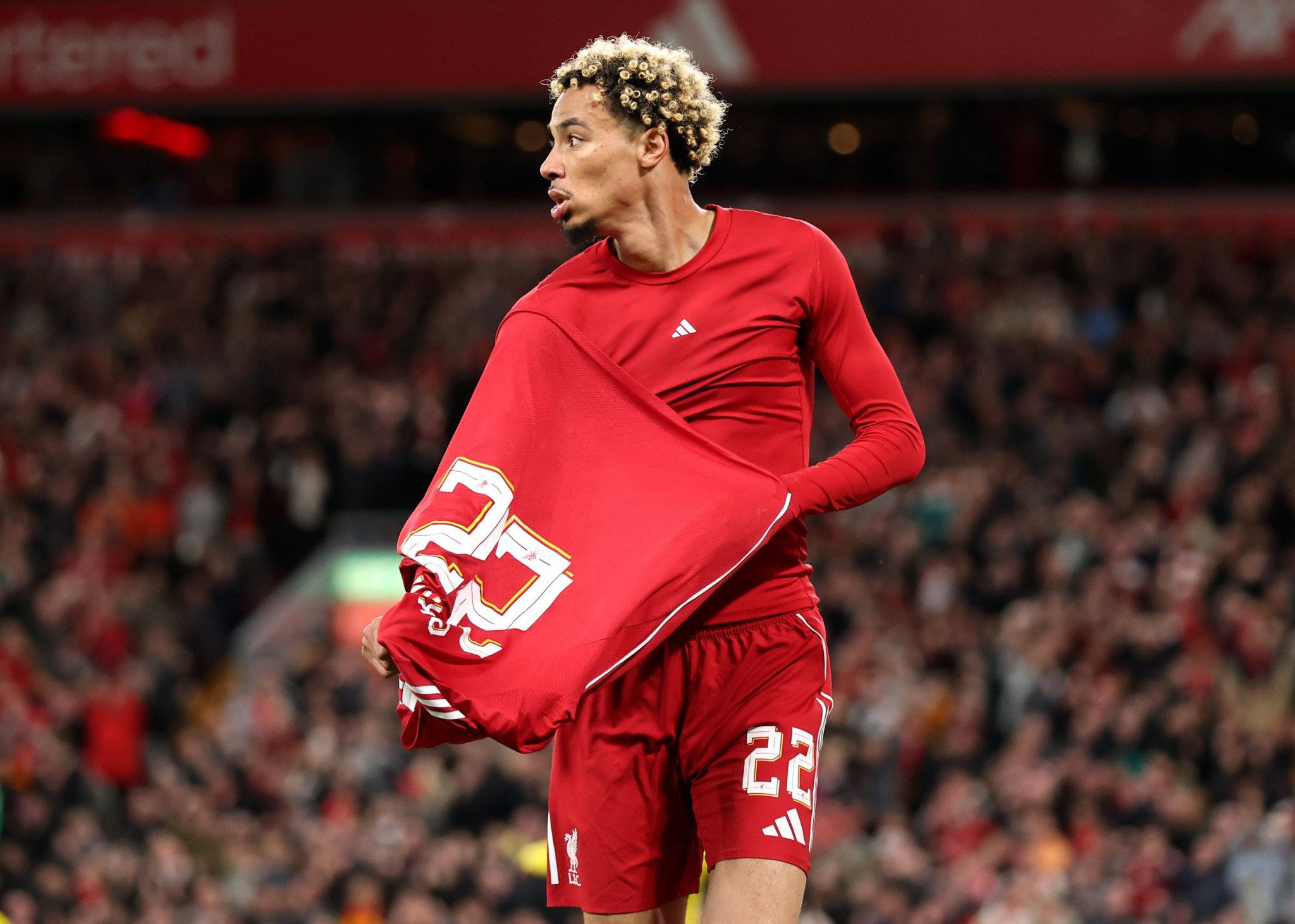 Γιατί οι παίκτες παίρνουν κίτρινη κάρτα όταν βγάζουν τη φανέλα στον πανηγυρισμό;