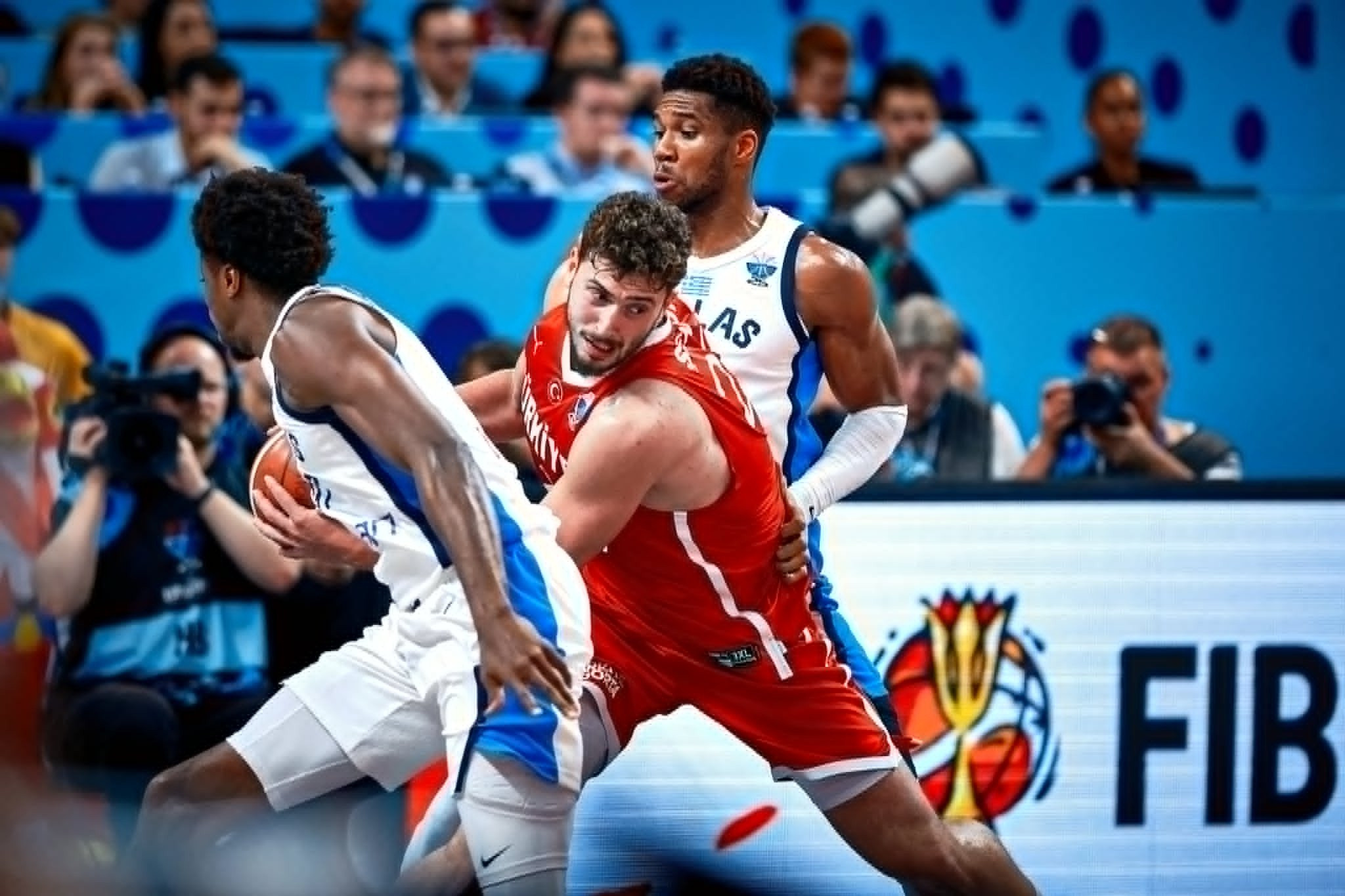 Πότε ο Αντετοκούνμπο θα συναντήσει ξανά στο παρκέ τον Σενγκούν; Η ημερομηνία «κλειδί»