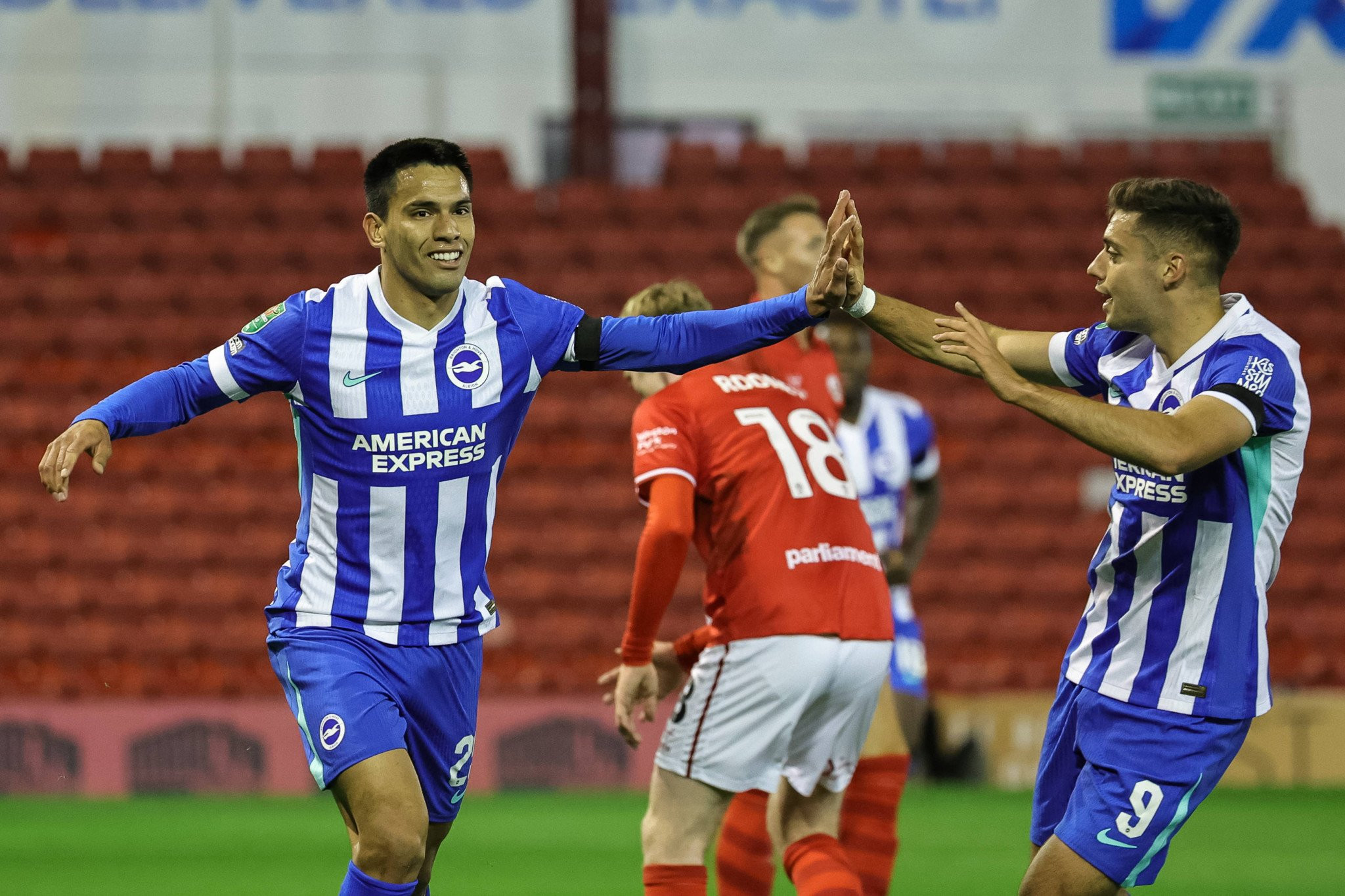 Ποιος είναι ο συμπαίκτης των Τζίμα και Κωστούλα που σημείωσε τέσσερα γκολ στο Carabao Cup