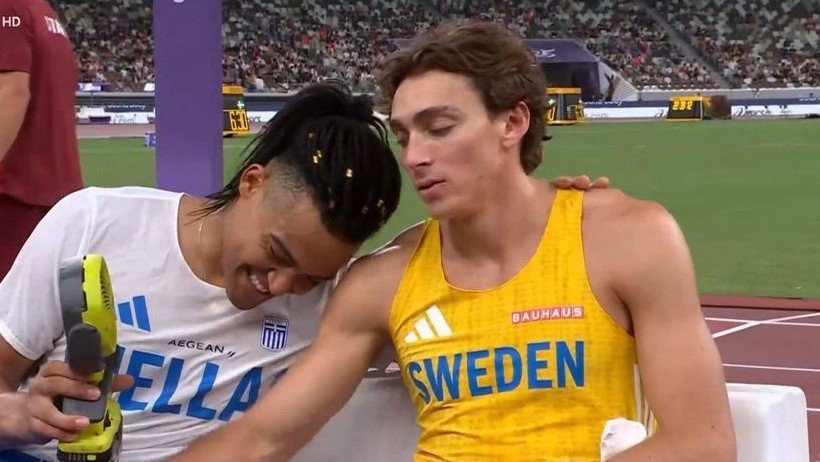 Επική σκηνή στο Τόκιο: Ο «ασημένιος» Καραλής δροσίζει με ανεμιστήρα τον «χρυσό» Ντουπλάντις (video)