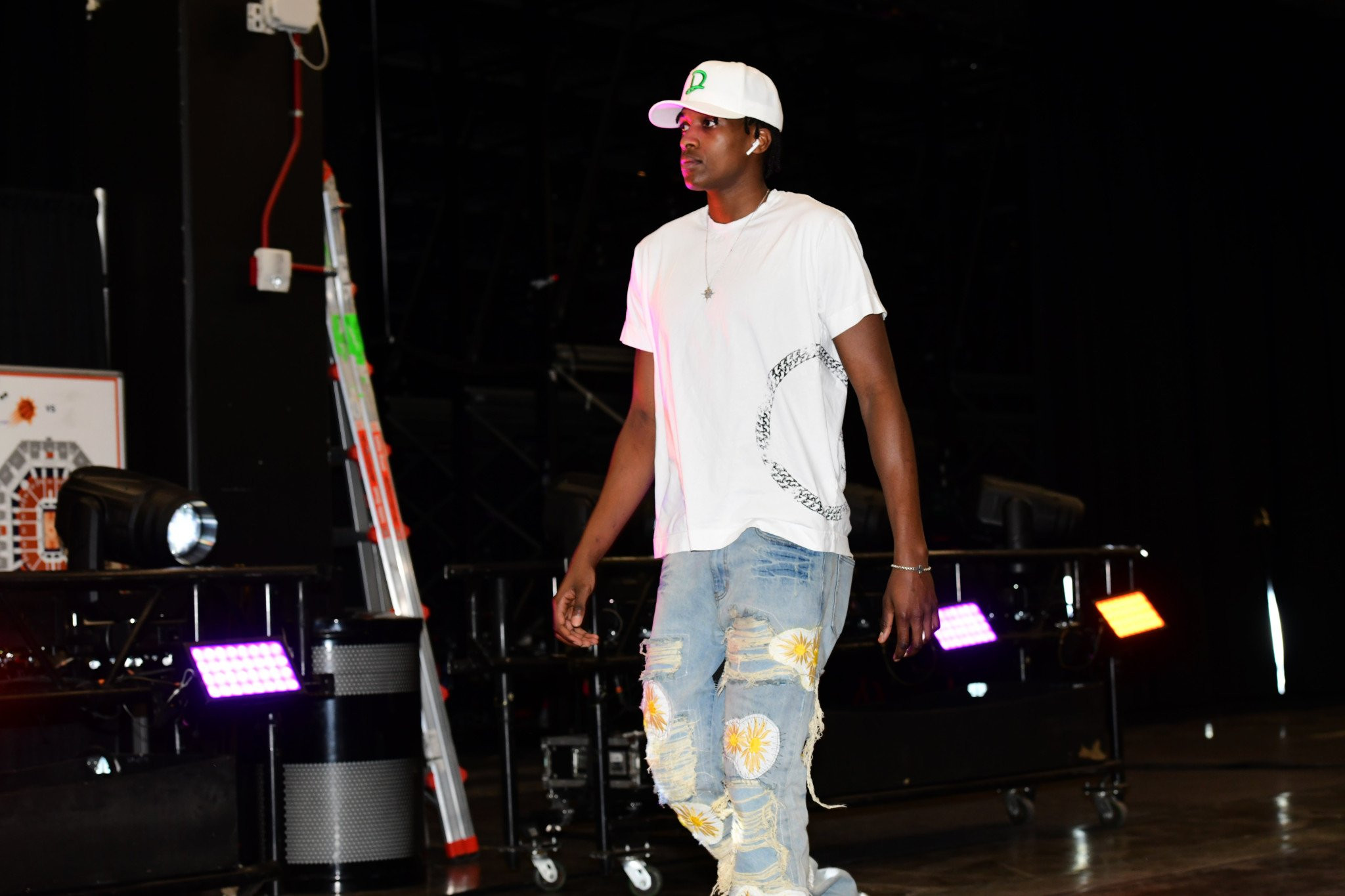 Φρανκ Νιλικίνα: Ένα απόλυτο fashion icon με αέρα σαλονιού και... λιμανιού