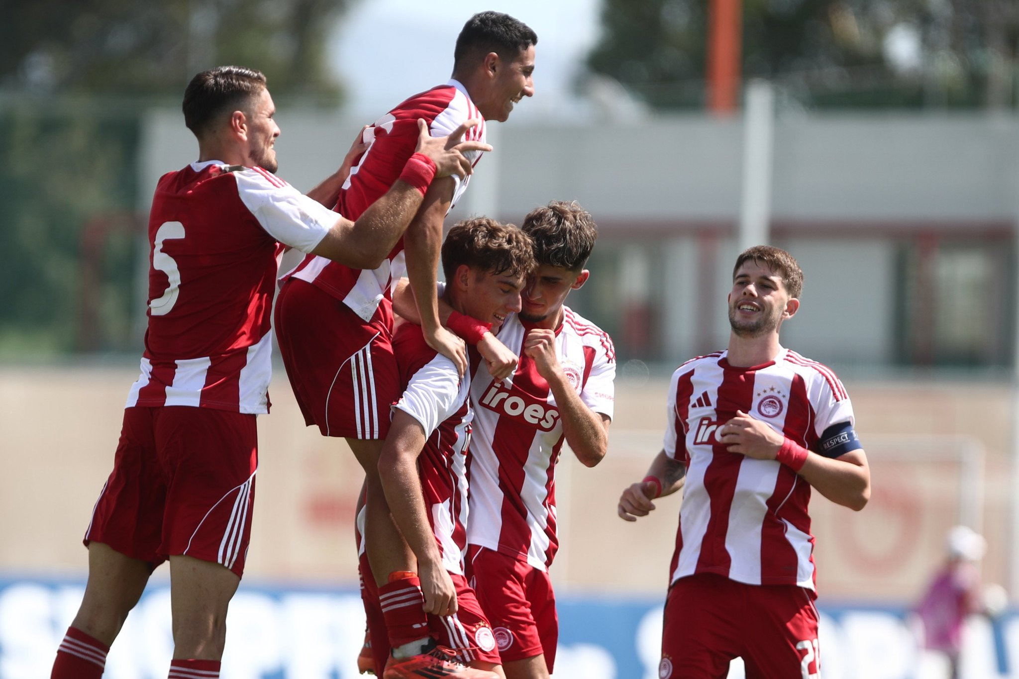 Η «μάχη» των Νέων του Ολυμπιακού...