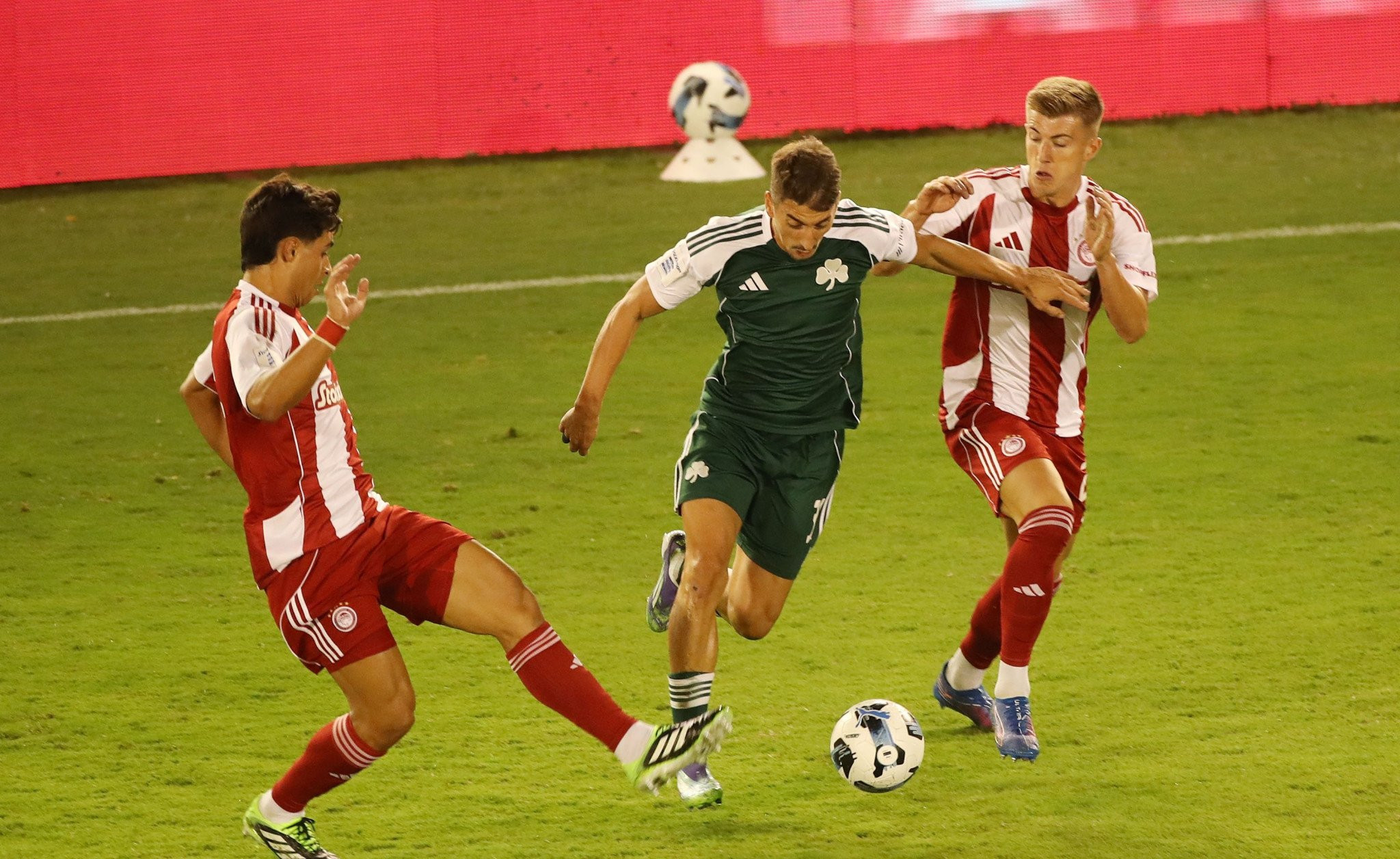 Μηδέν τελικές στην εστία σε 45 λεπτά στο ντέρμπι!