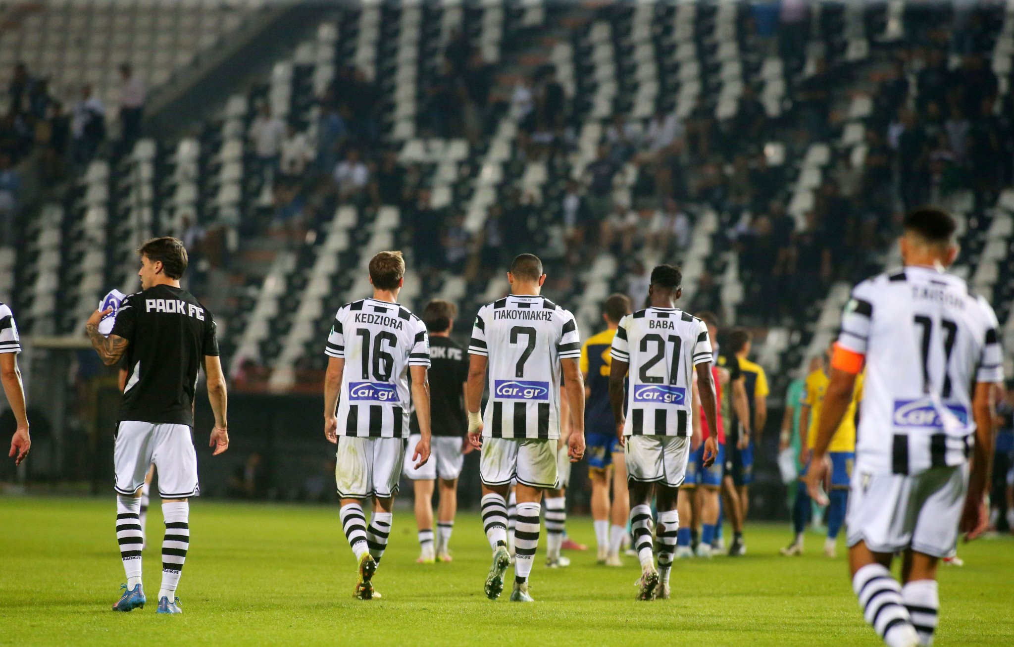 Τους παίρνει όλους στην Τρίπολη ο Λουτσέσκου