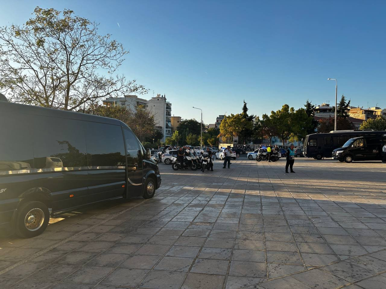 Υπό δρακόντεια αστυνομικά μέτρα στη Τούμπα η Μακάμπι (video)