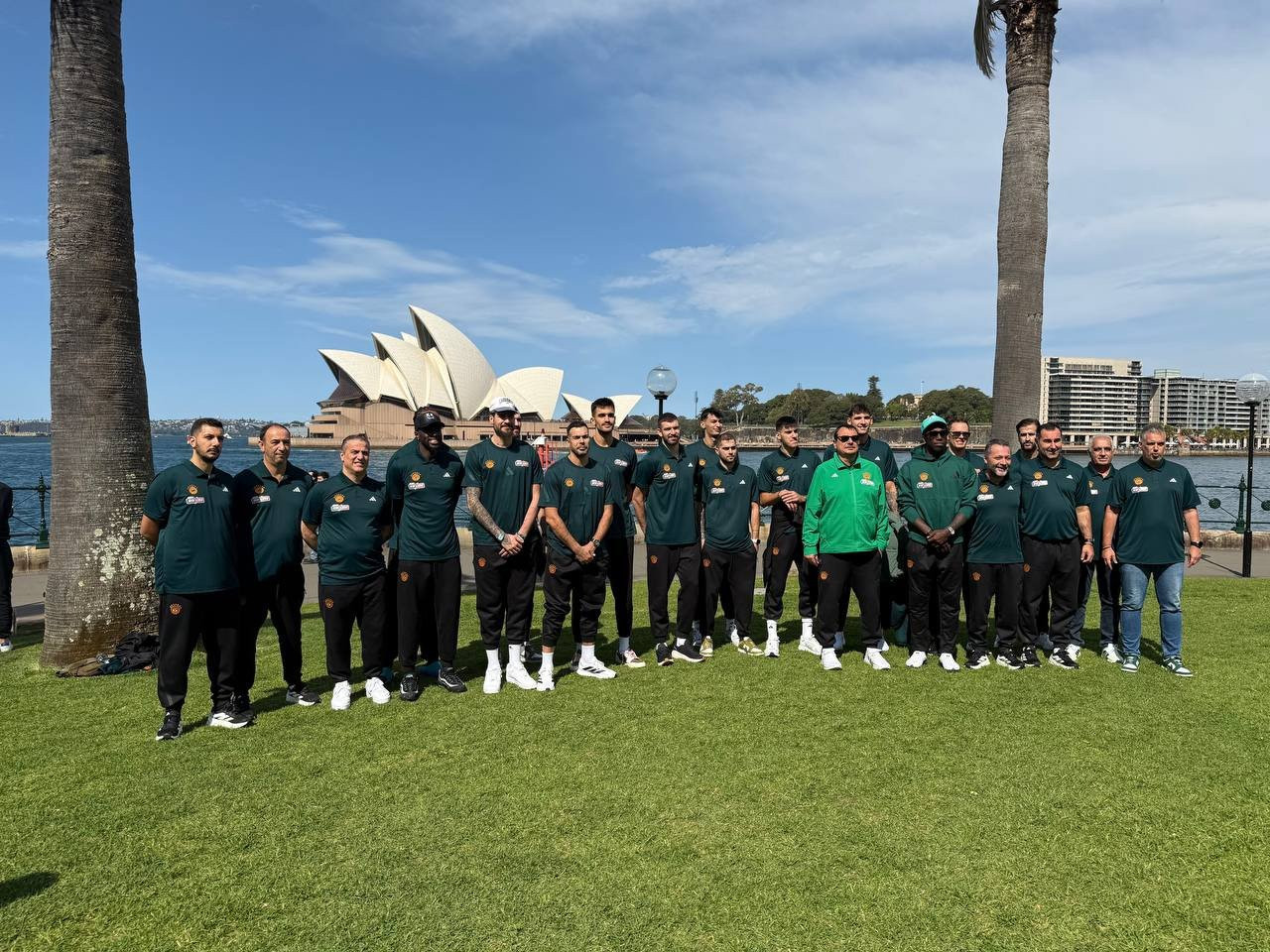 Ο Παναθηναϊκός φωτογραφήθηκε μπροστά από την Όπερα του Σίδνεϊ (video)