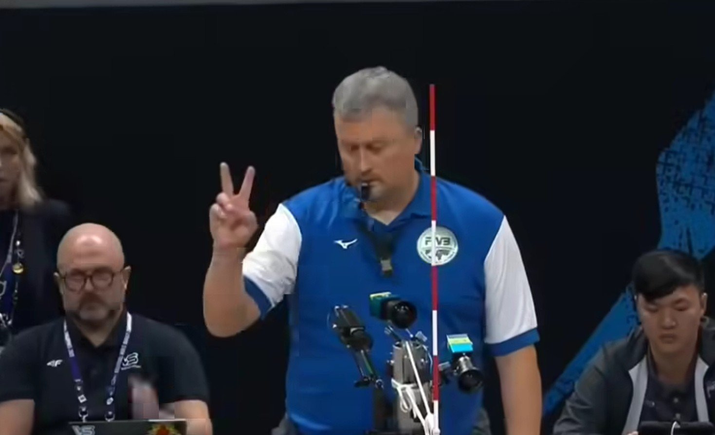 Διαιτητής εξήγησε την απόφασή του στα ηχεία του γηπέδου στο Παγκόσμιο βόλεϊ (video)