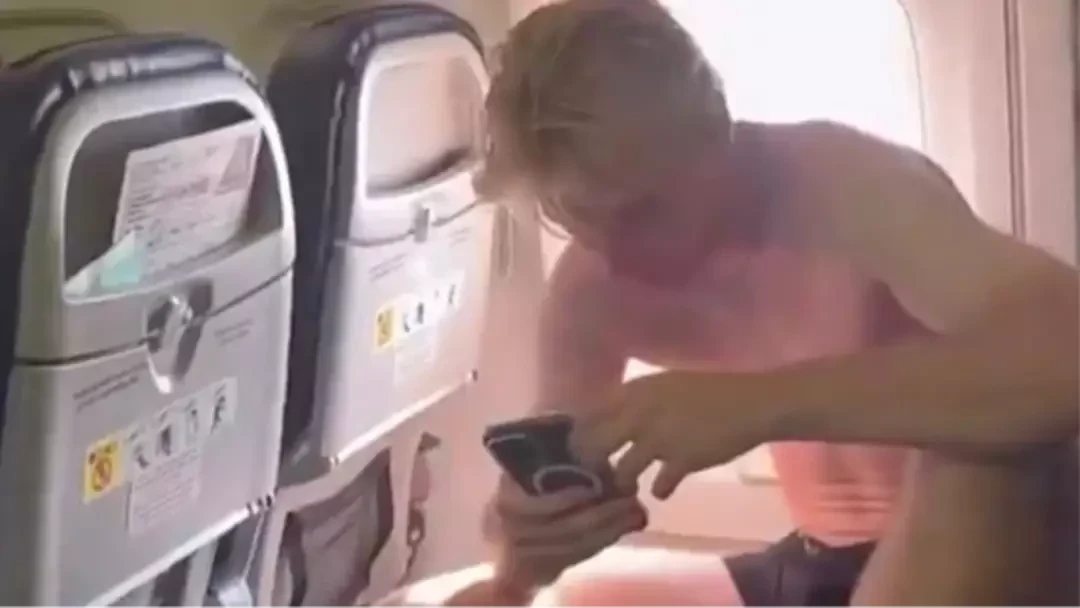 Όλοι με τα εσώρουχά τους στο αεροπλάνο - Το απρόβλεπτο πρόβλημα που αντιμετώπισαν οι παίκτες της Μονακό (video)