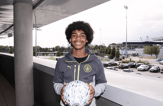 Απίθανο και όμως αληθινό: Η Μάντσεστερ Σίτι έδωσε 500.000 ευρώ για έναν επιθετικό... 14 ετών (video + photo)