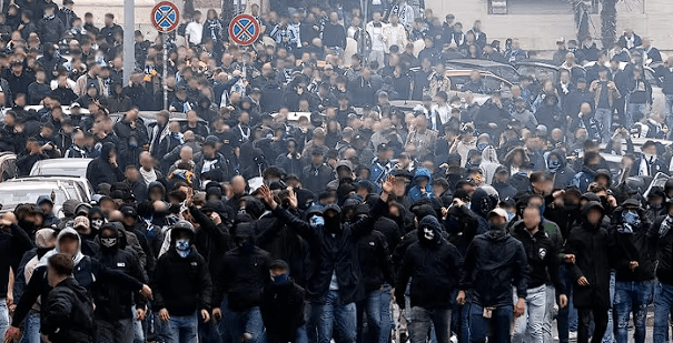 Συναγερμός στη Ρώμη: Χούλιγκανς απ' όλη την Ευρώπη φτάνουν για το ντέρμπι, ανάμεσα τους Έλληνες