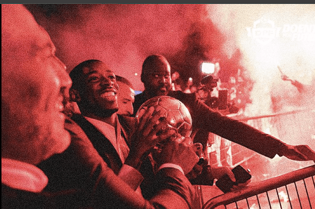 «Kάηκε» το Παρίσι για την «Χρυσή Μπάλα» του Ντεμπελέ (videos)