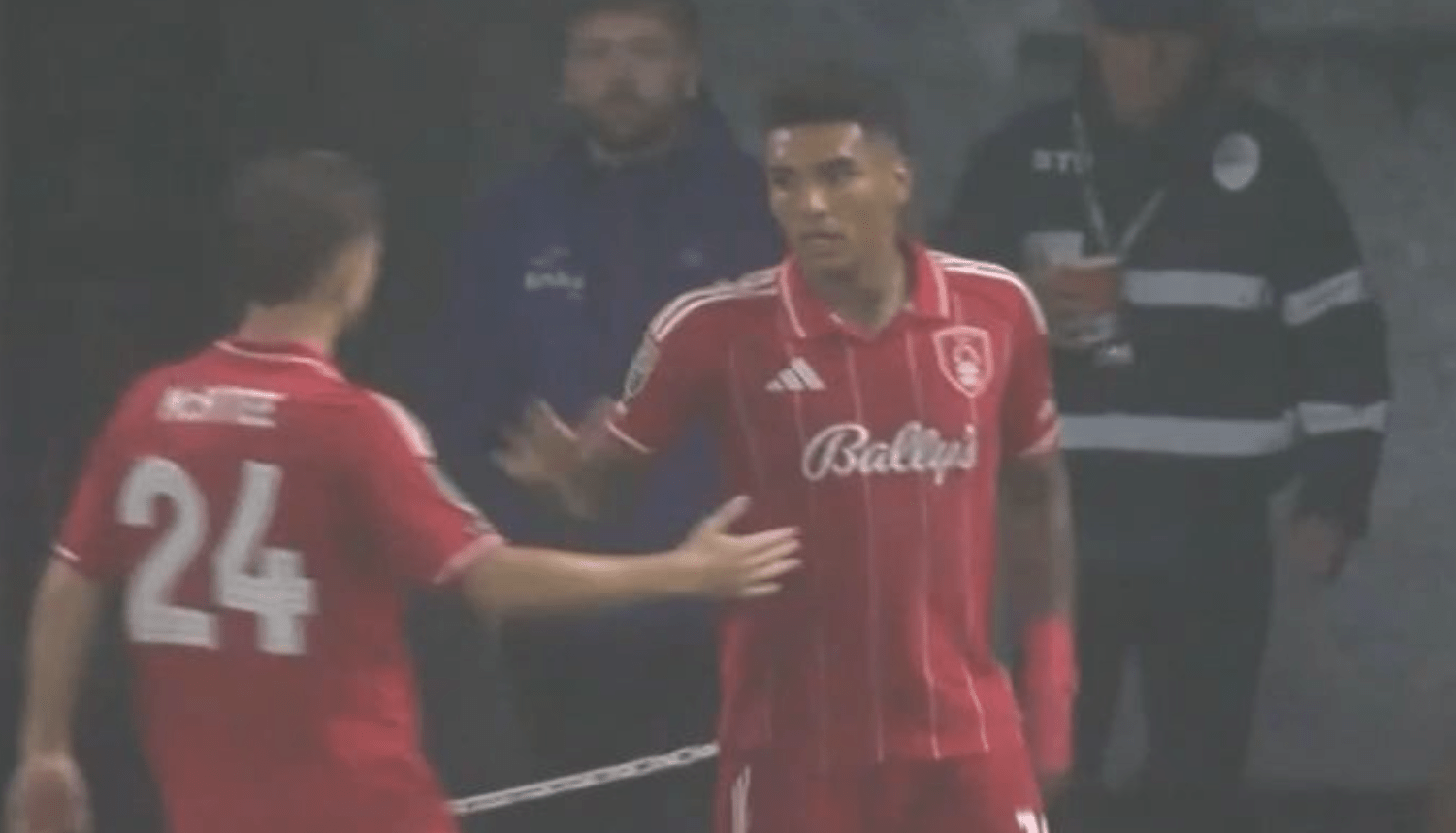 Τα δύο γκολ του Ιγκόρ Ζεσούς που έδωσαν το προβάδισμα στην Νότιγχαμ απέναντι στην Σουόνσι (videos)