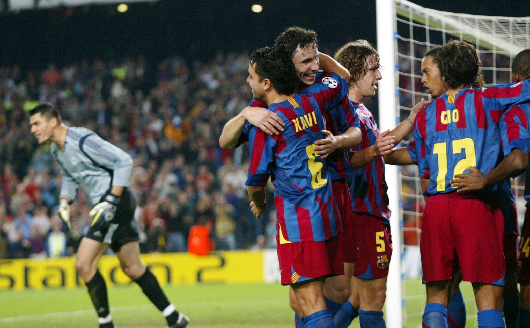 Όταν ο Φαν Μπόμελ έψαχνε τους... ρεπόρτερ Παναθηναϊκού για να αποθεώσει τον Γκαλίνοβιτς