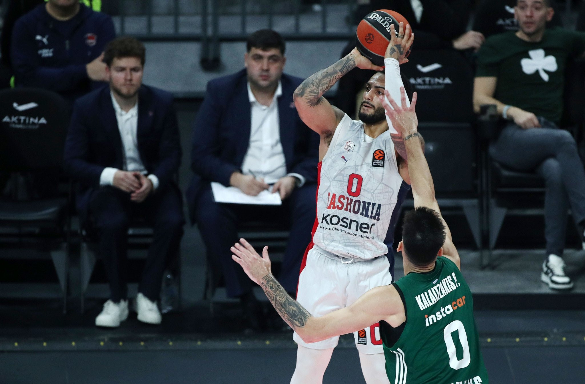 «Άσφαιρος» στο πρώτο μέρος ο Χάουαρντ κόντρα στον Παναθηναϊκό