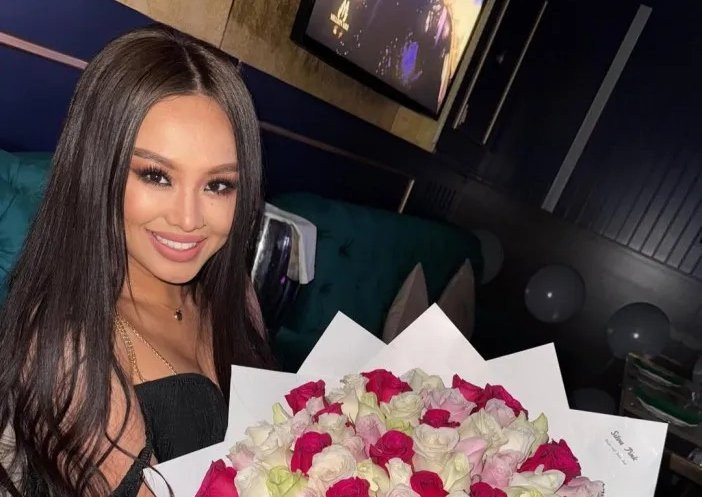 «Δεν μπορεί, μοιάζει με αδερφή του» - H μητέρα νεαρού σταρ του Champions League τους άφησε όλους άναυδους με την εμφάνισή της