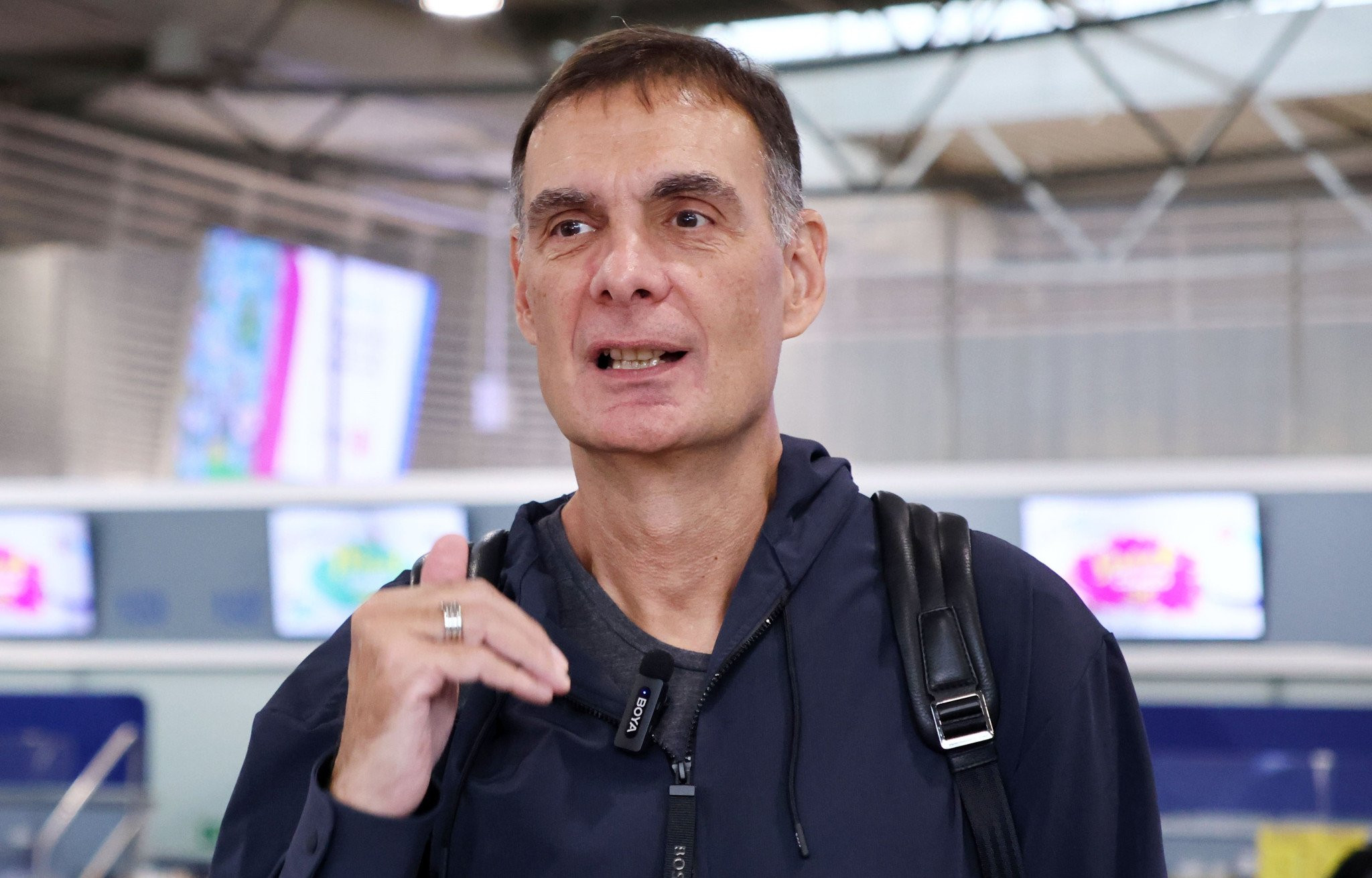 «Πέταξε» για Βιτόρια ο Ολυμπιακός - Οι δηλώσεις των Μπαρτζώκα και Λι (video)