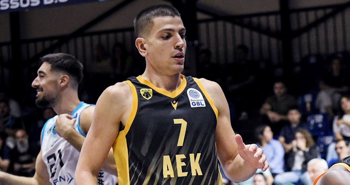 Ο Δημήτρης Φλιώνης στο Athletiko: «Δείξαμε χαρακτήρα - Νιώθω καλά και θέλω να βοηθάω την ΑΕΚ»