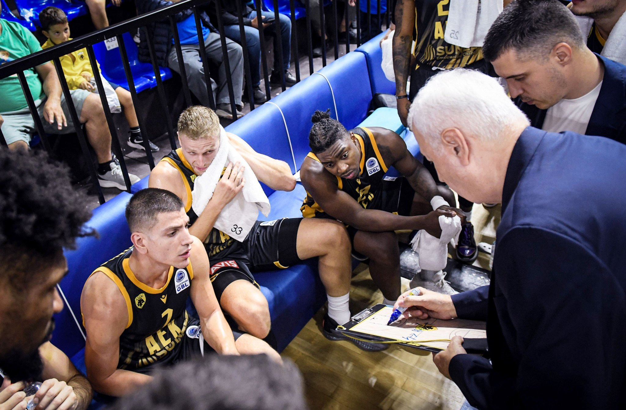 Ο Σάκοτα «έφτιαξε» την ψυχολογία της ΑΕΚ με λίγες λέξεις μετά το «διπλό» στη Ρόδο