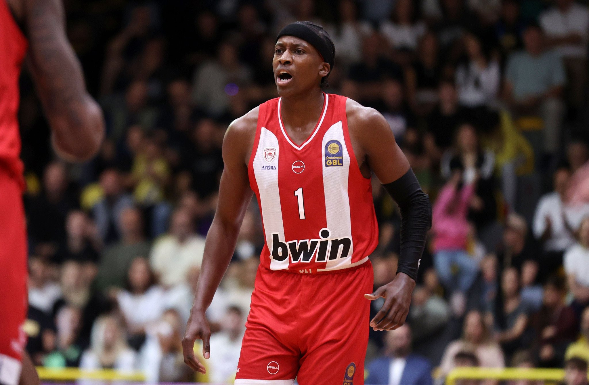 Ο Ολυμπιακός έκανε πρεμιέρα με 100άρα στην GBL, θετικό ντεμπούτο Νιλικίνα