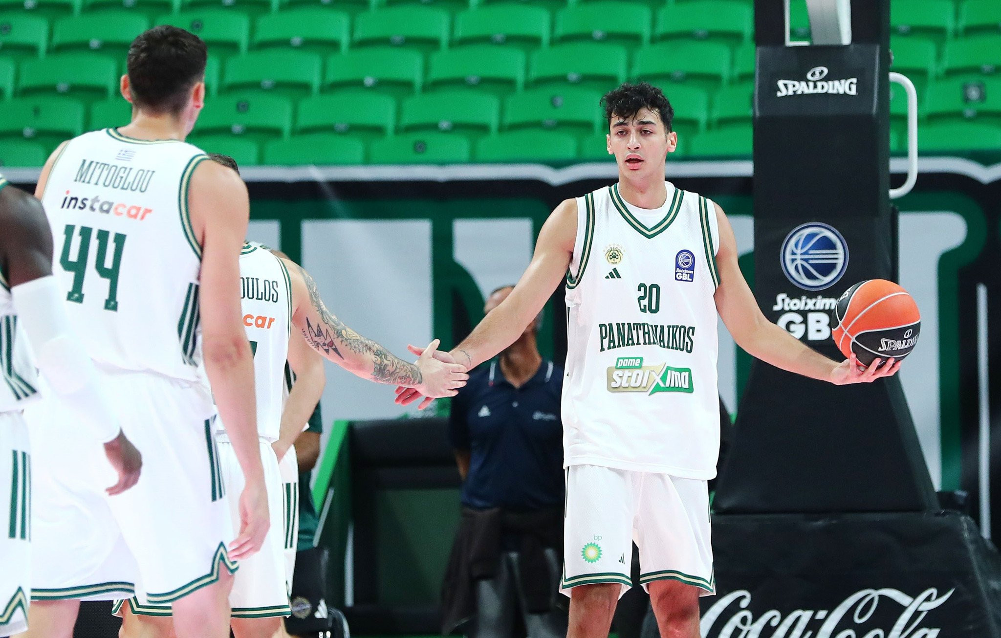 Κυριαρχικός ο Σαμοντούροφ, τελειώνει τη μία φάση μετά την άλλη κόντρα στον ΠΑΟΚ (video)