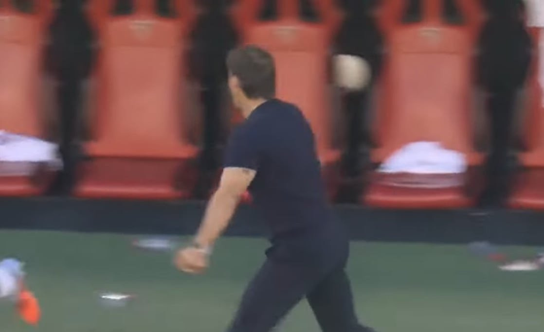 «Τρελάθηκε» ο Αλμέιδα - Ο πανηγυρισμός του μετά το 4-1 (video)