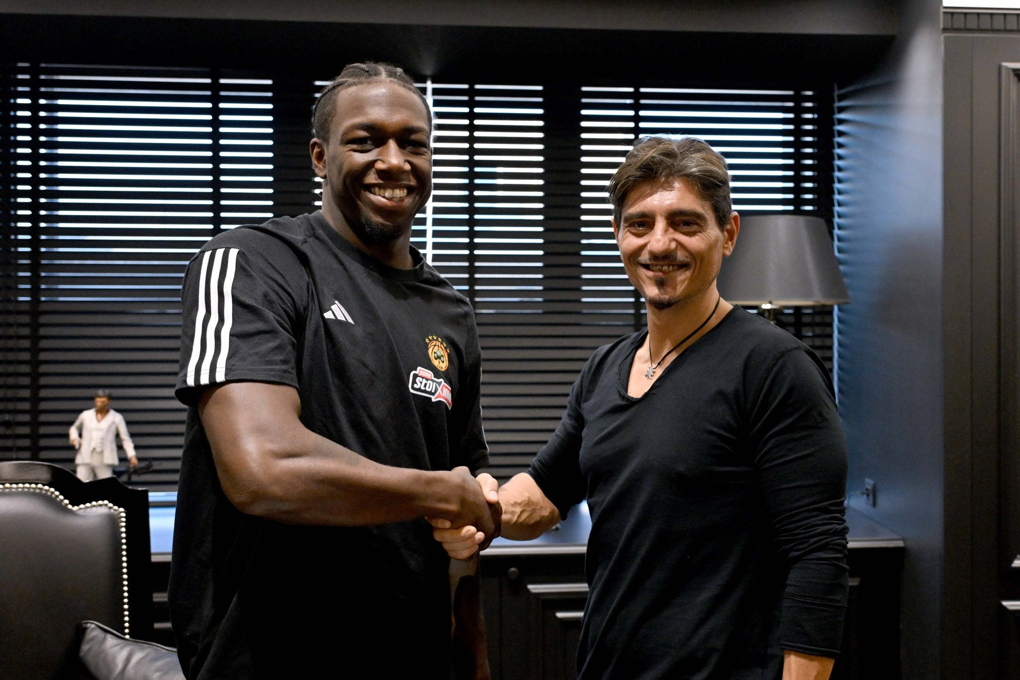 Ο Δημήτρης Γιαννακόπουλος αποθέωσε τον Κέντρικ Ναν μετά το Buzzer beater στη Βιτόρια (photos)