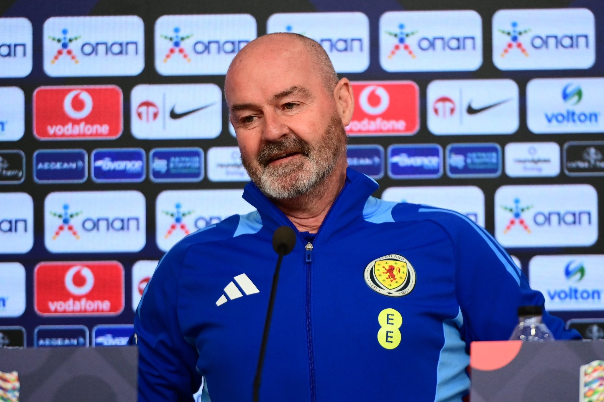 Κλαρκ: «Τα δεσμά μας λύθηκαν όταν σκόραρε η Ελλάδα, μην υποτιμάτε τη δουλειά των παικτών μου»