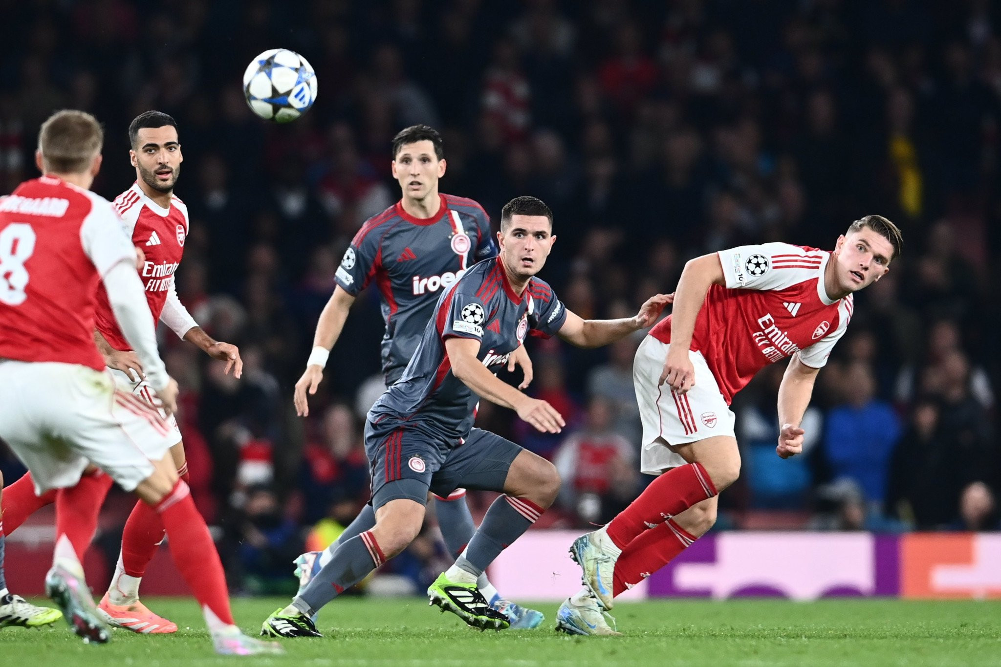 Build Up: Ο Ντέμης Νικολαΐδης δεν περίμενε να είναι τόσο ανταγωνιστικός ο Ολυμπιακός στο Λονδίνο (video)