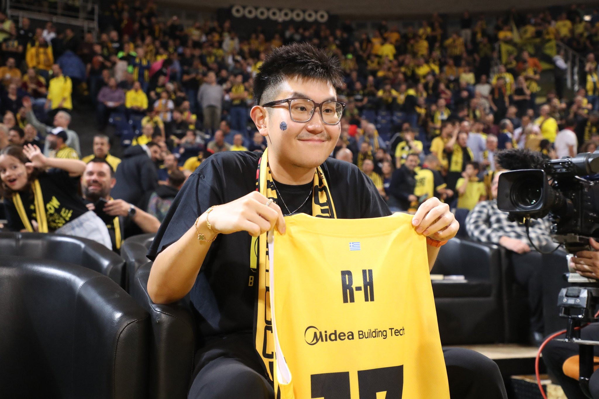 Κάνει «άνοιγμα» στο γυναικείο ποδόσφαιρο ο Σιάο - Ποια ομάδα ετοιμάζεται να αγοράσει