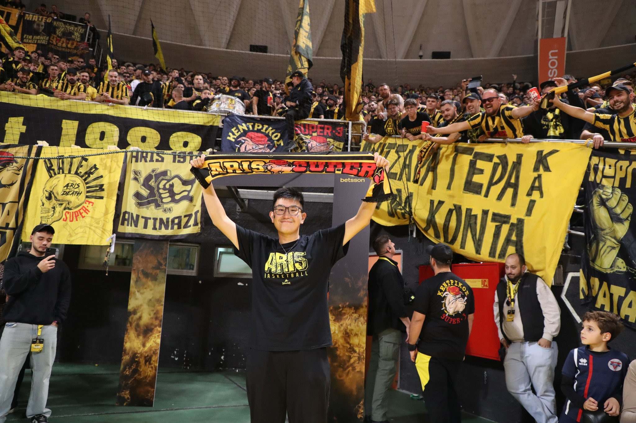 Αποθέωση για τον Σιάο στο Αλεξάνδρειο και... υπόκλιση στον Γκάλη - Το video του Athletiko