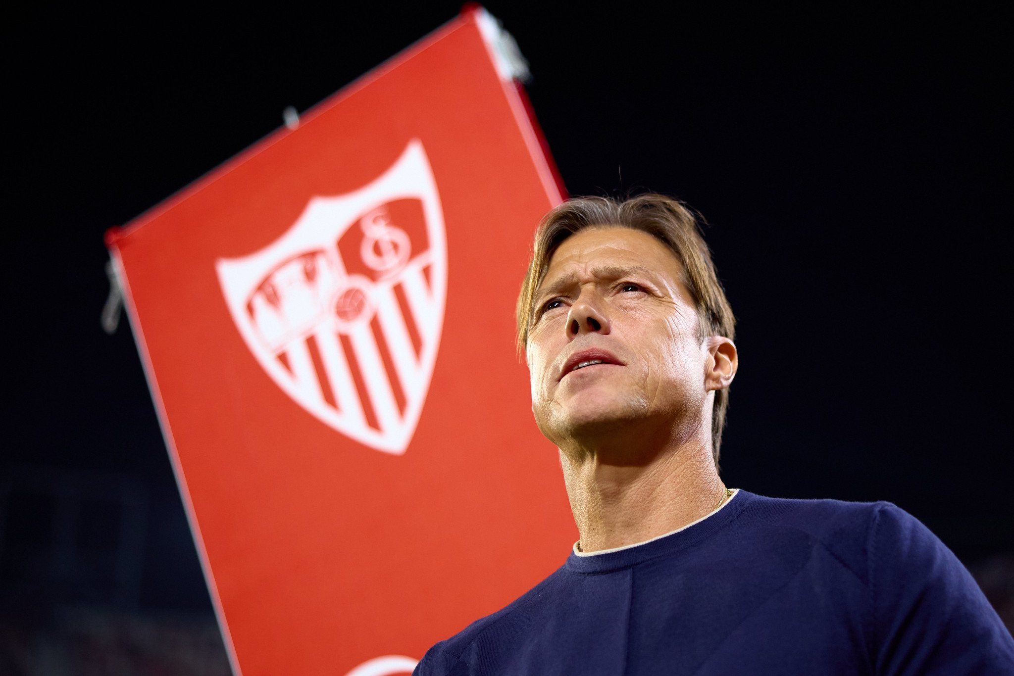 Η Σεβίλλη πιστεύει στον Αλμέιδα - Καμία πρόθεση για «διαζύγιο»