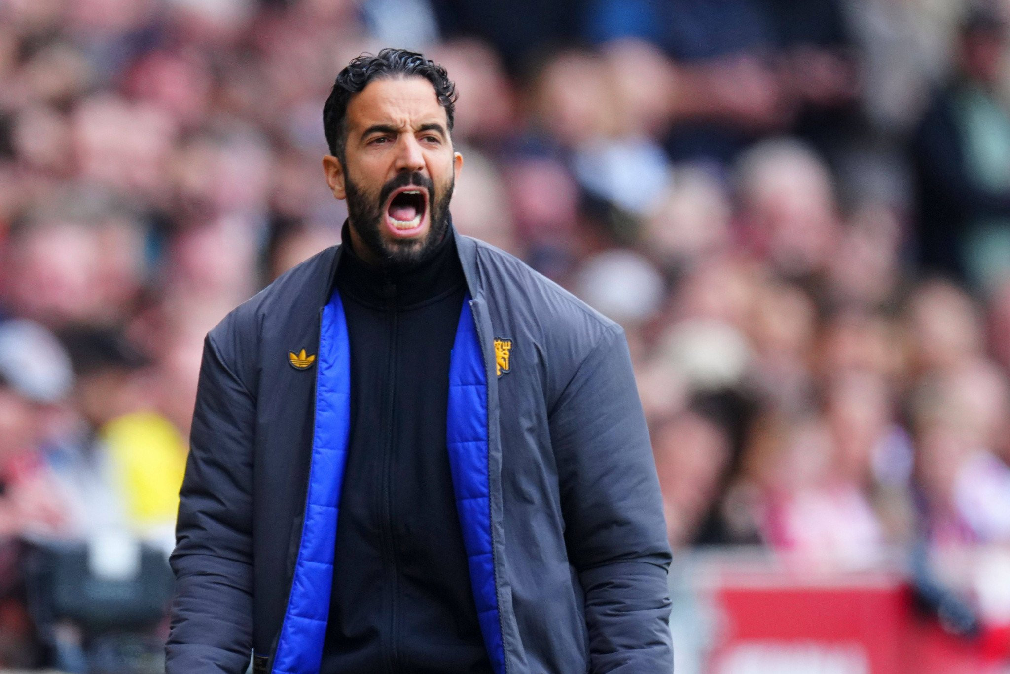 Η απόλυση του Αμορίμ «έριξε» την ιστοσελίδα της Γιουνάιτεντ