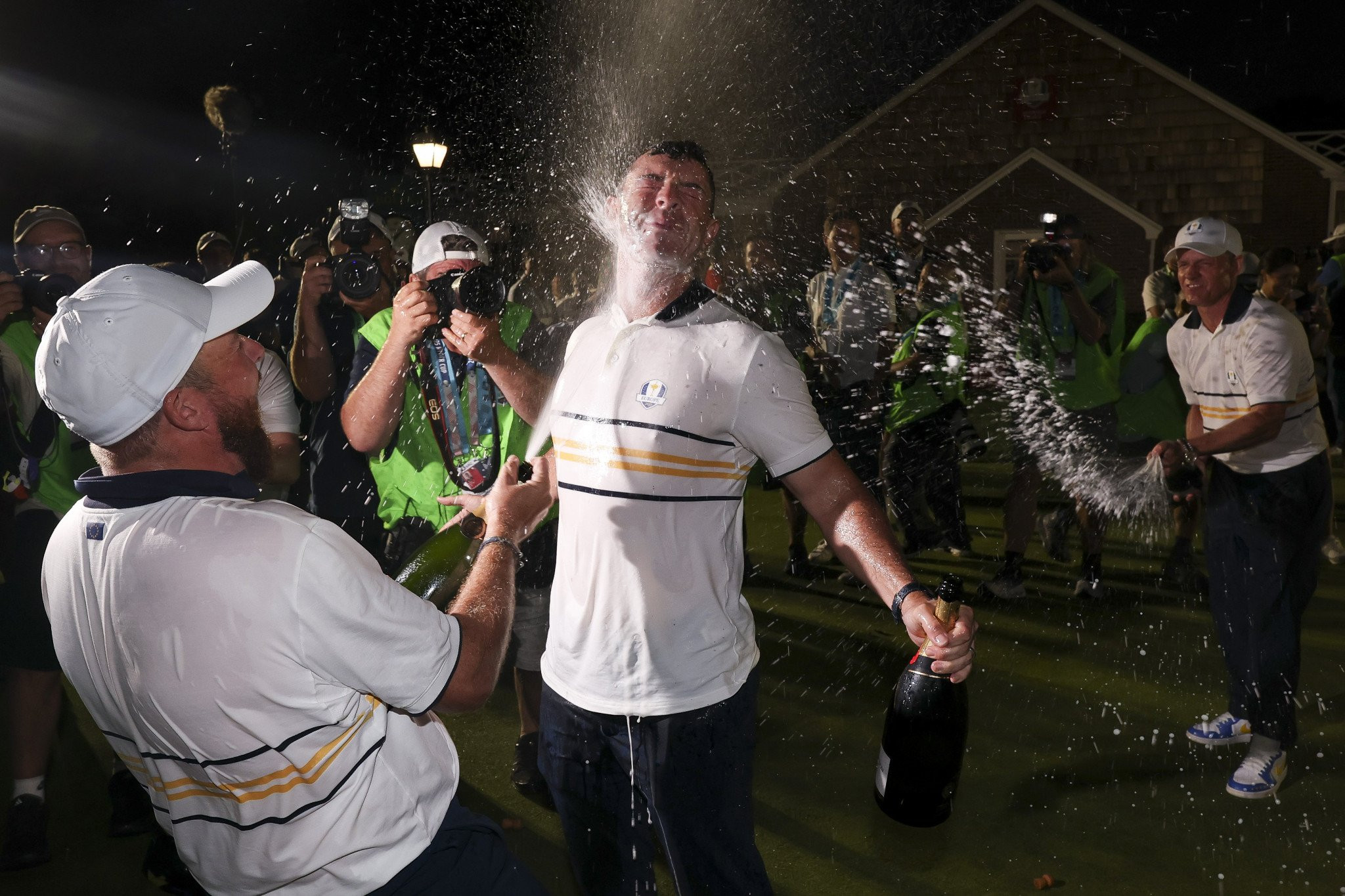 Η μεγαλύτερη κραιπάλη στην ιστορία των σπορ: Οι πρωταθλητές κατανάλωσαν αλκοόλ αξίας $300.000 (video)