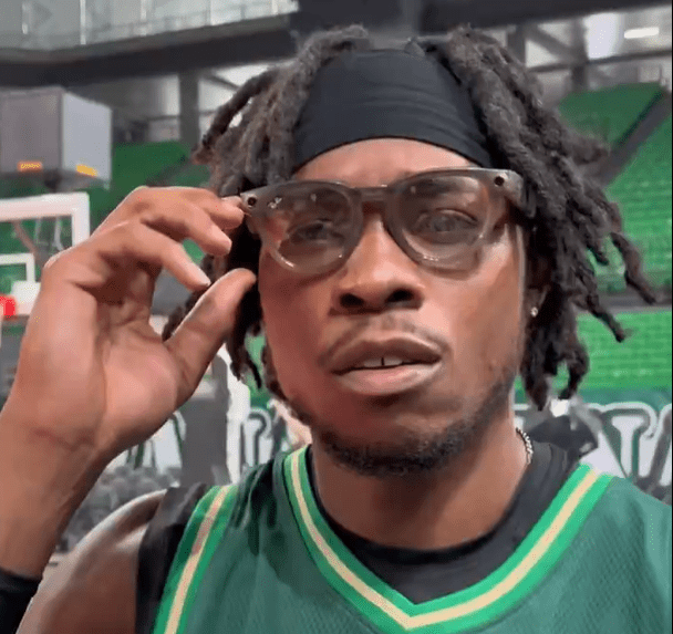 Φόρεσε τα Meta Glasses και... διέκοψε την συνέντευξη του Σορτς ο Χολμς (video)