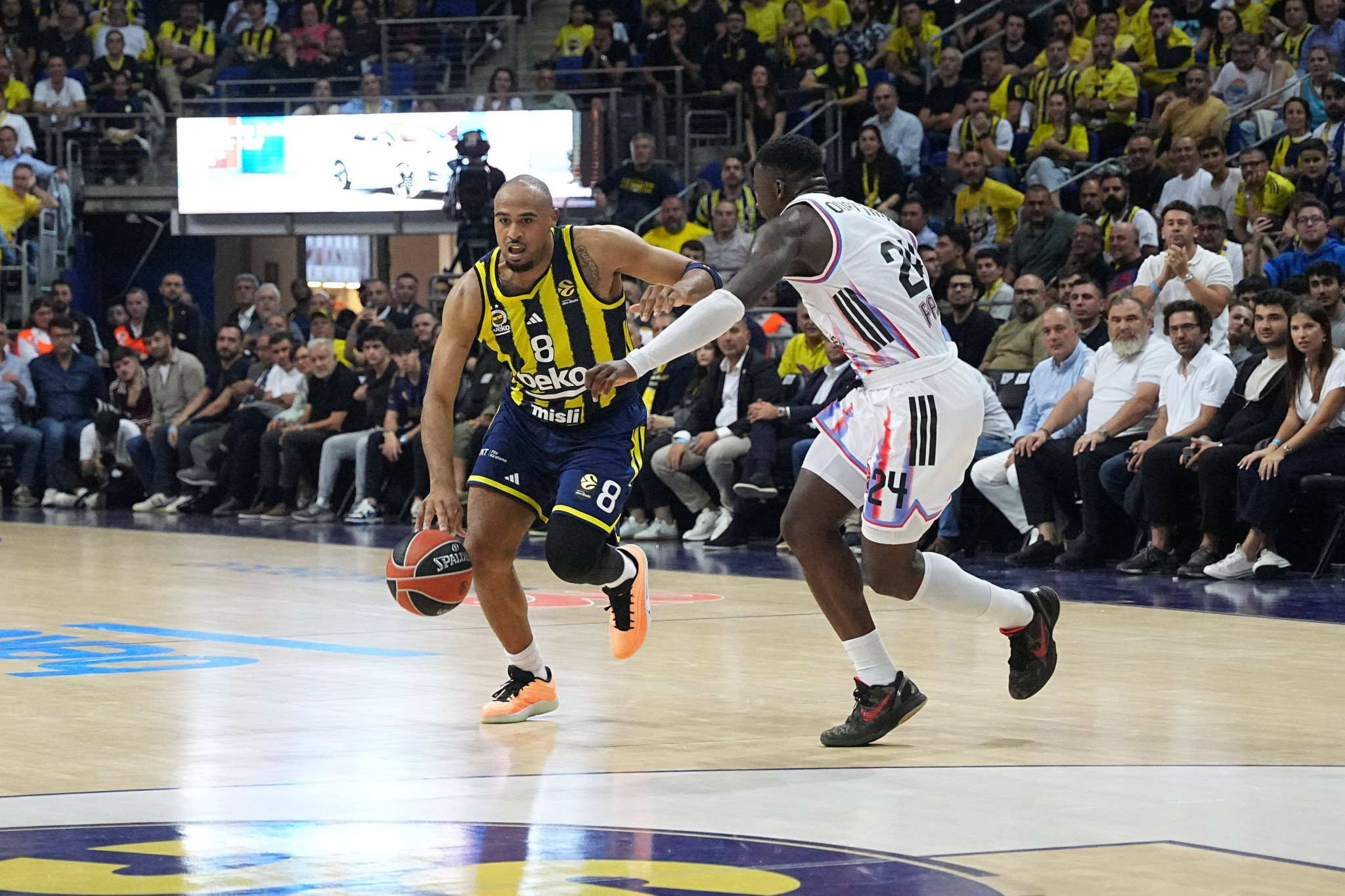 Η Φενέρμπαχτσε «σκόρπισε» την Μπεσίκτας πριν το ματς με τον Ολυμπιακό