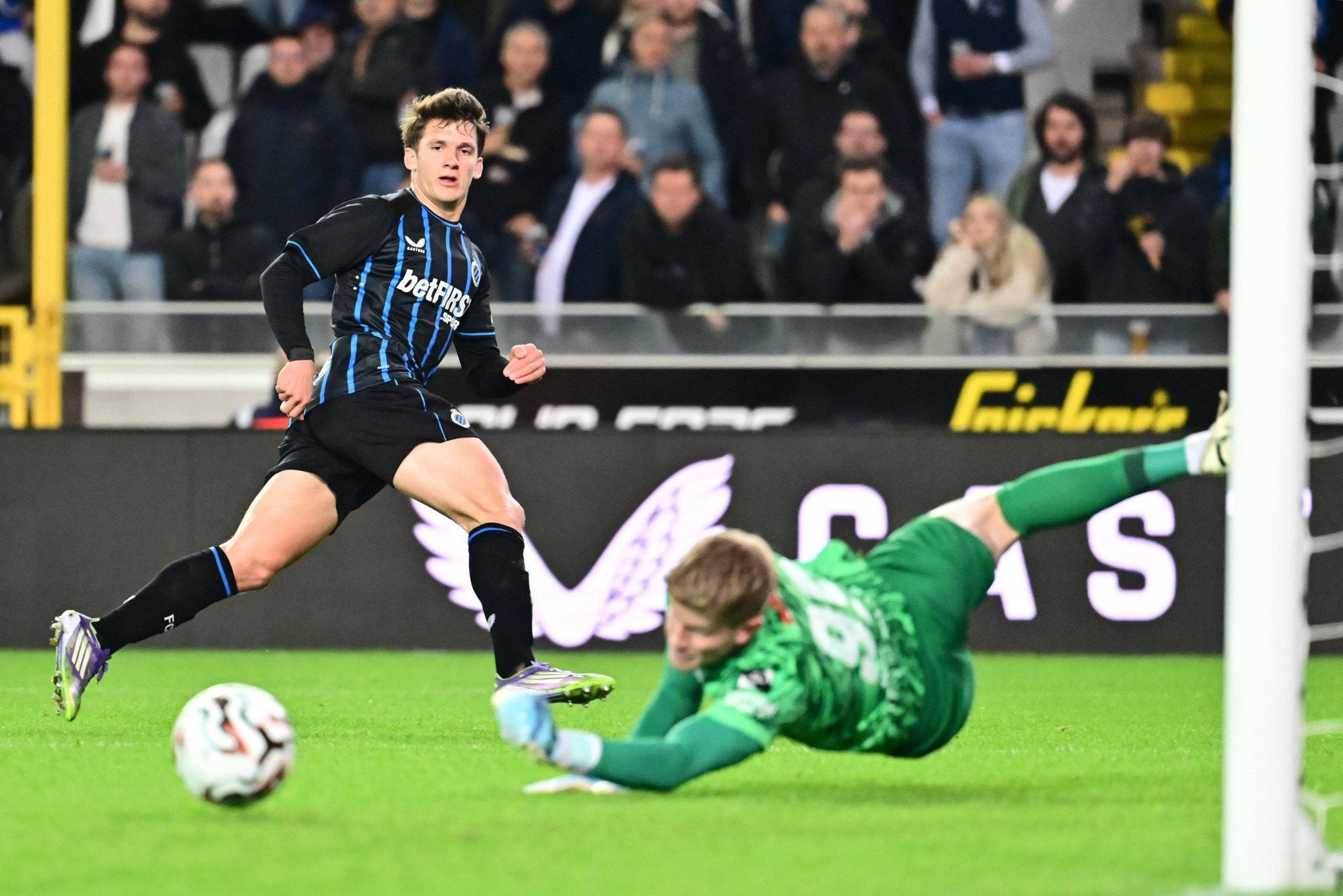 Με σκόρερ και ηγέτη τον Τζόλη η Μπριζ «έκλεψε» τη νίκη στη Λιέγη