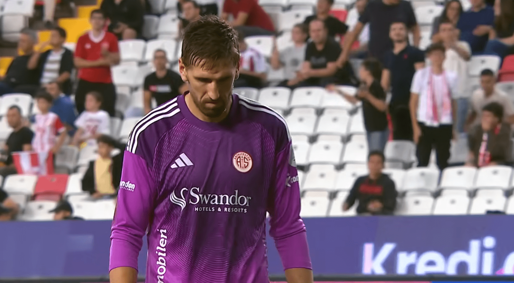 Τρομερό λάθος από τον Κουέστα - Έφαγε γκολ πίσω από το κέντρο (video)