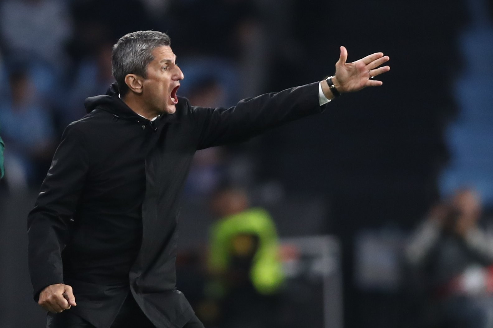 Από την αντίδραση στην κατάρρευση, ένα Βίγκο δρόμος…