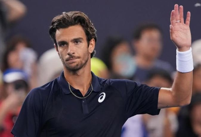 Σάλος με το «γαμ@@@@@ι Κινέζοι του Μουζέτι» - Πώς δικαιολογήθηκε