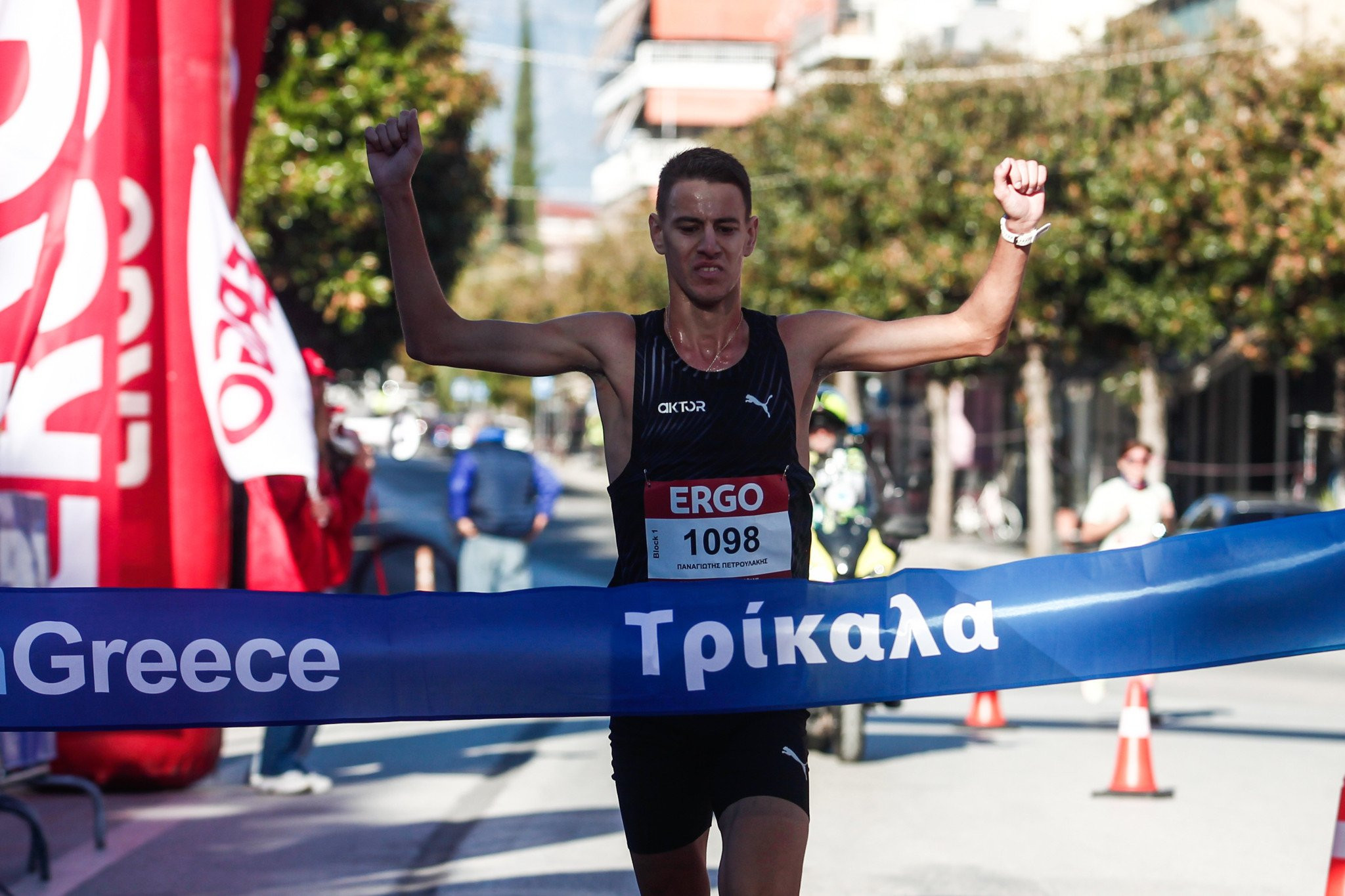 Τρομερή Aktor running team στα Τρίκαλα - Πανελλήνιο ρεκόρ ο Πετρουλάκης, χρυσό η Κυριακοπούλου