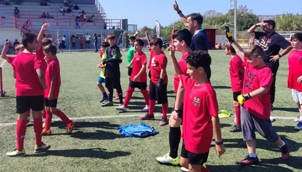 Ο άνεμος της «Αναγέννησης» φύσηξε σε Σύρο και Ρόδο